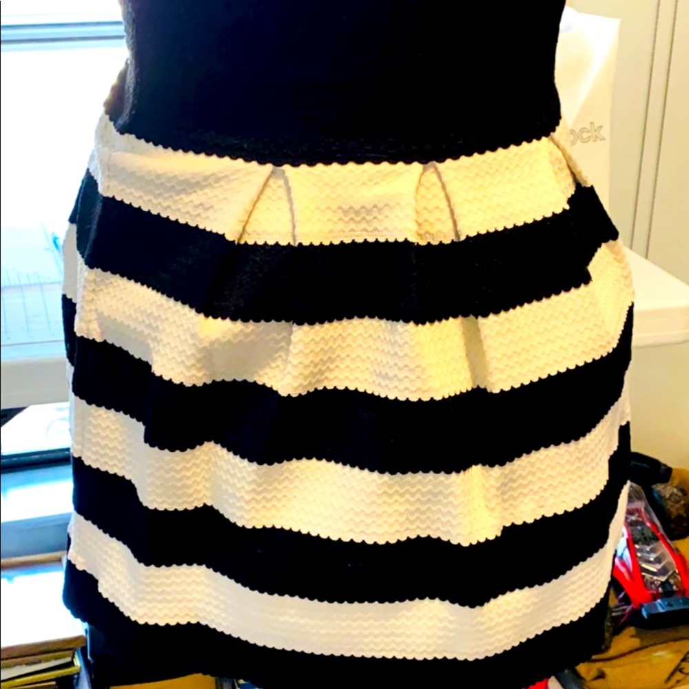 Ann Taylor mini skirt black and white striped